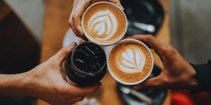 ☕ Grand café d'accueil